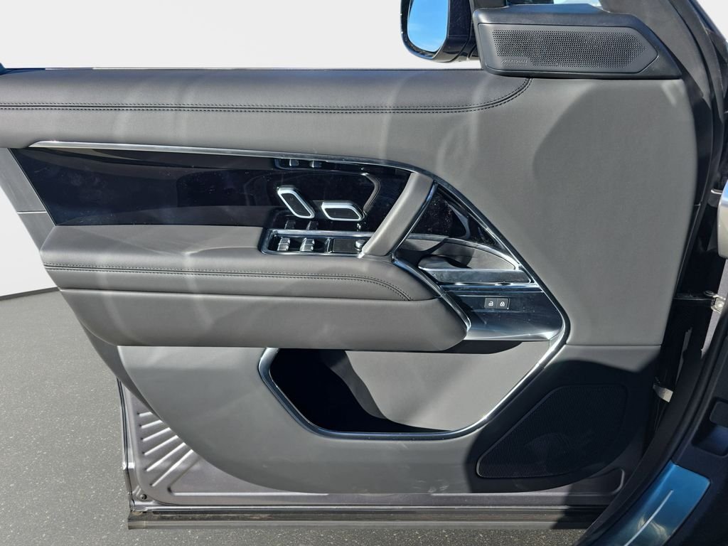2025 Land Rover Range Rover SE - Photo 28