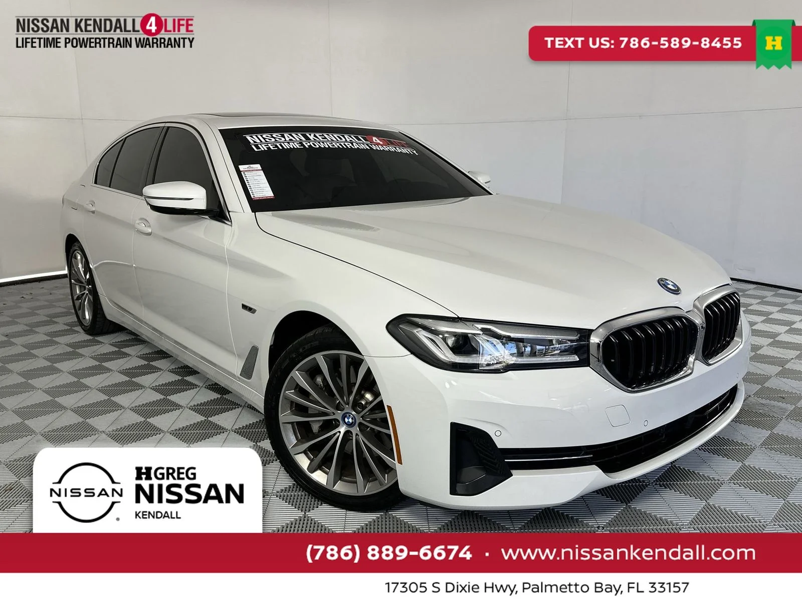 2022 BMW 5 Series 530e iPerformance Sedan's photo