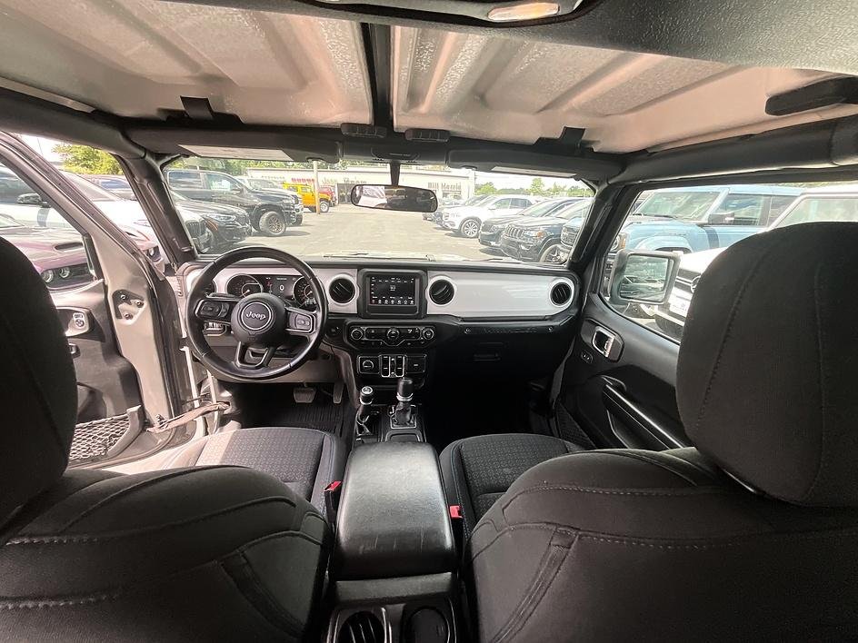 Used 2021 Gray Jeep Unlimited Sport image 30