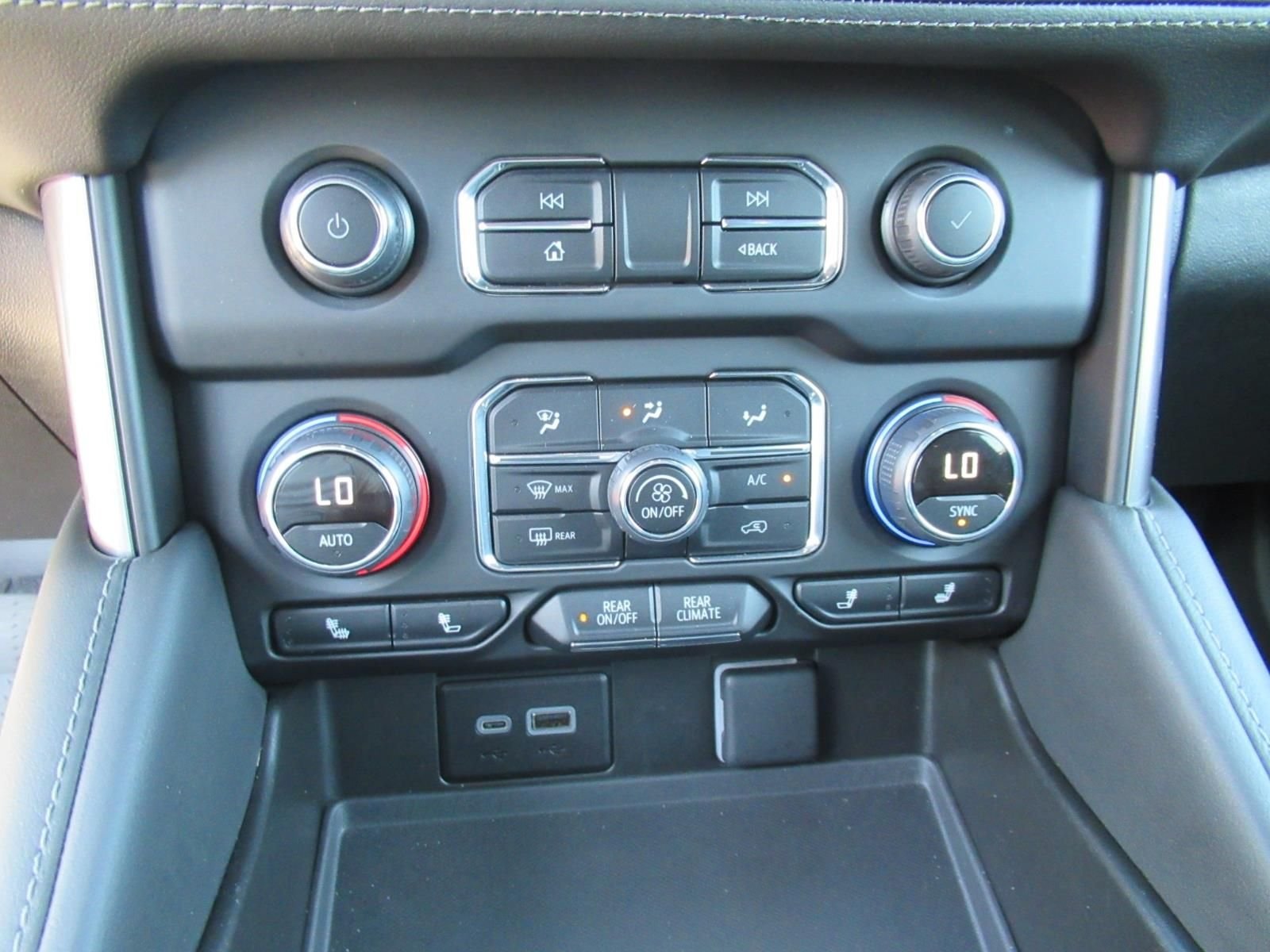 Used 2024 Gray Chevrolet Z71 image 28