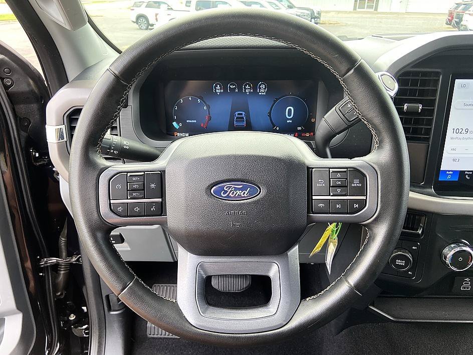 Used 2025 Black Metallic Ford XLT image 14