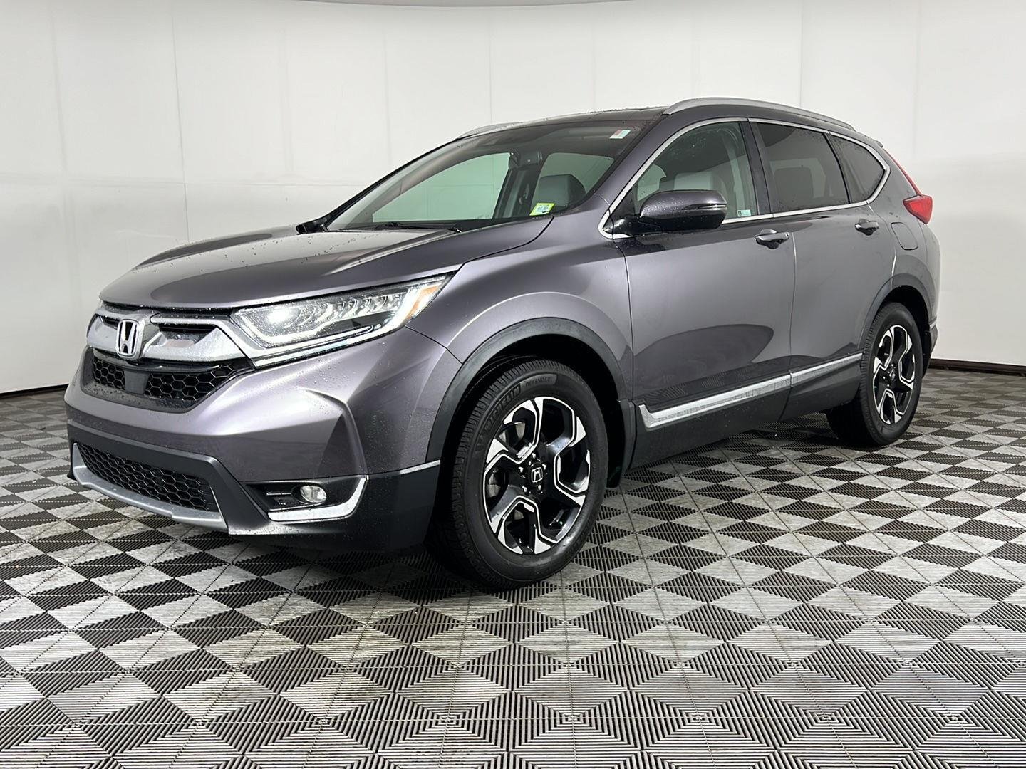 Used 2018 Modern Steel Metallic Honda Touring image 12