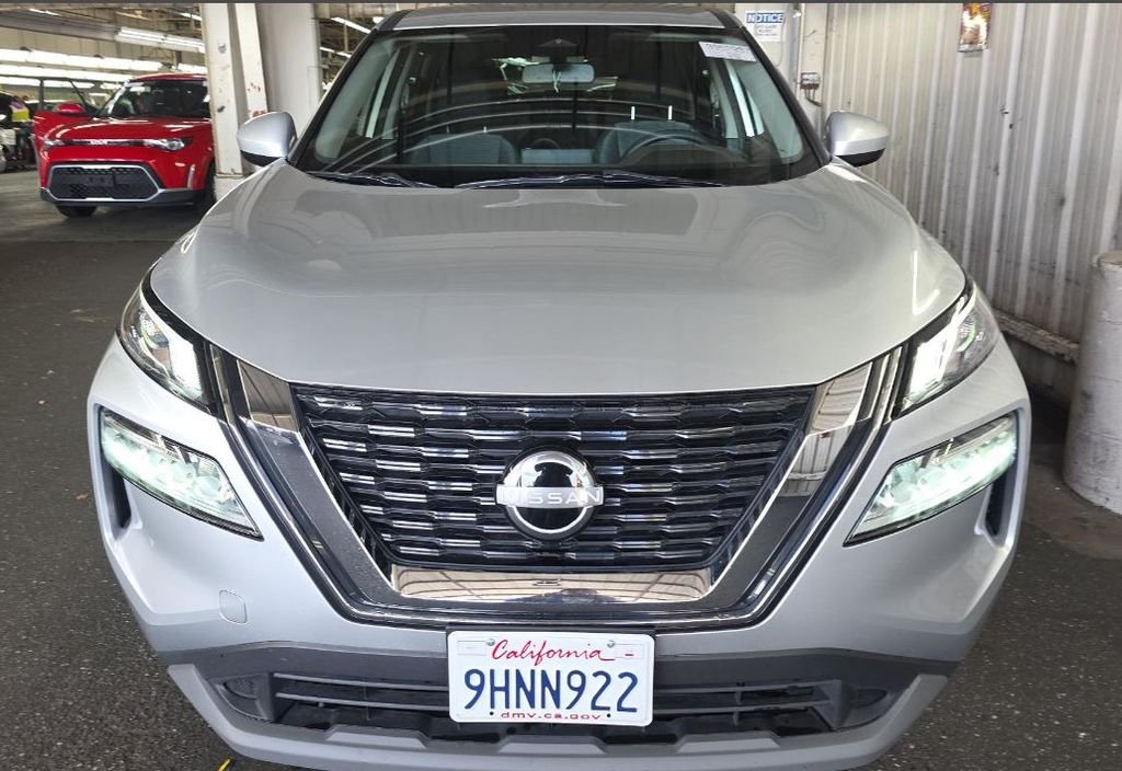 Used 2023 Nissan Rogue SV with VIN JN8BT3BA6PW422468 for sale in Kansas City