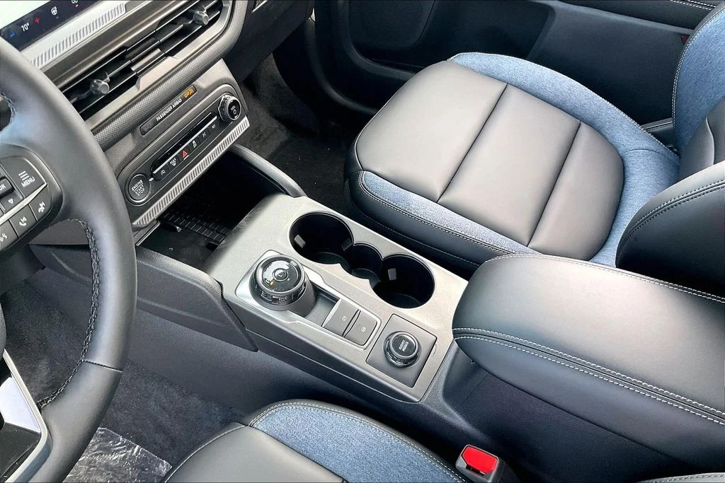 New 2025 Azure Gray Metallic Tri-Coat Ford Outer Banks® image 16