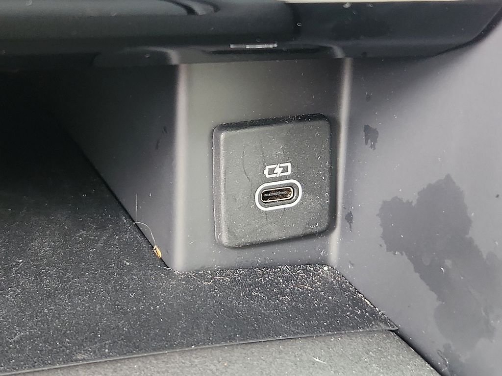 Used 2025 Fuji White Land Rover S image 27