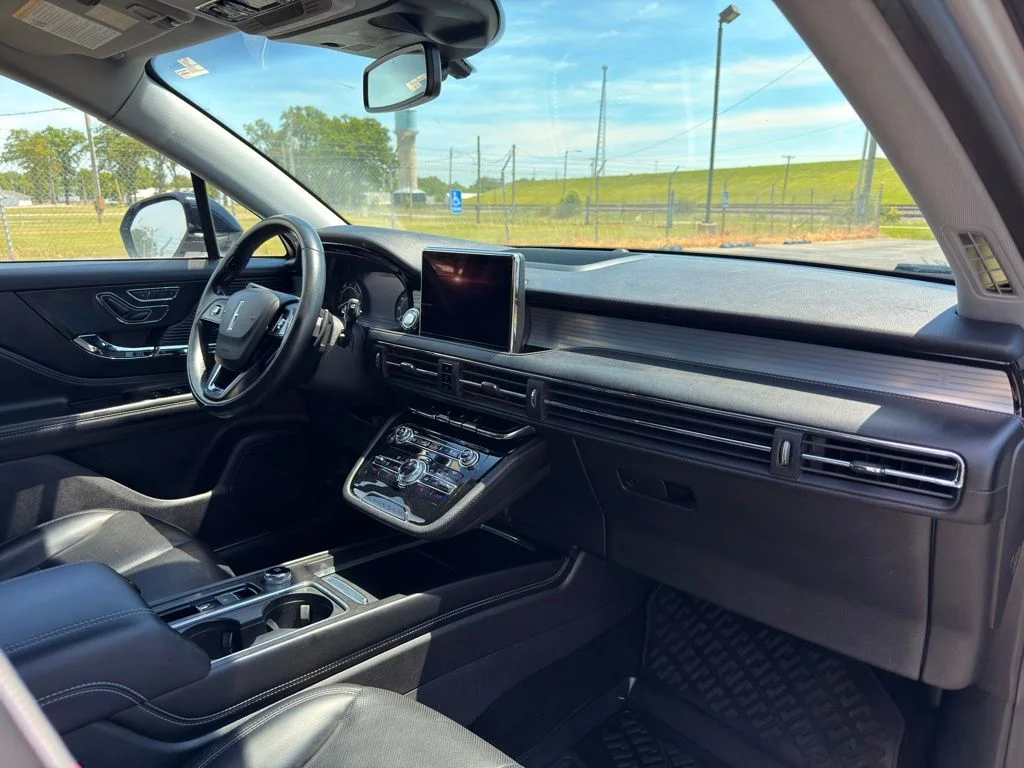 Used 2020 Silver Lincoln Standard image 33