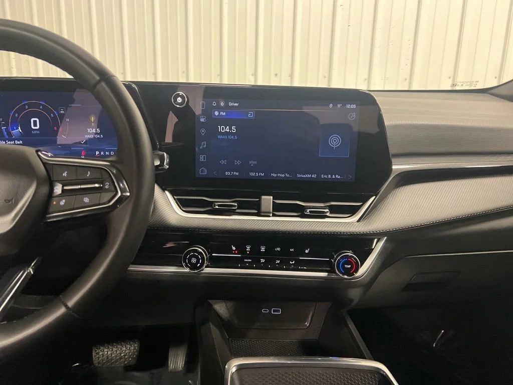 2025 Chevrolet Equinox LT - Photo 14