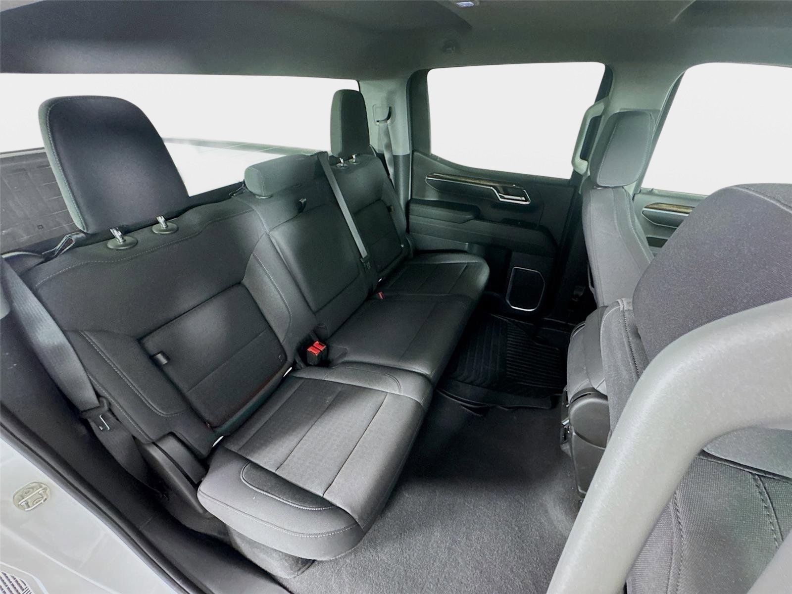 Used 2024 Summit White GMC Elevation image 26