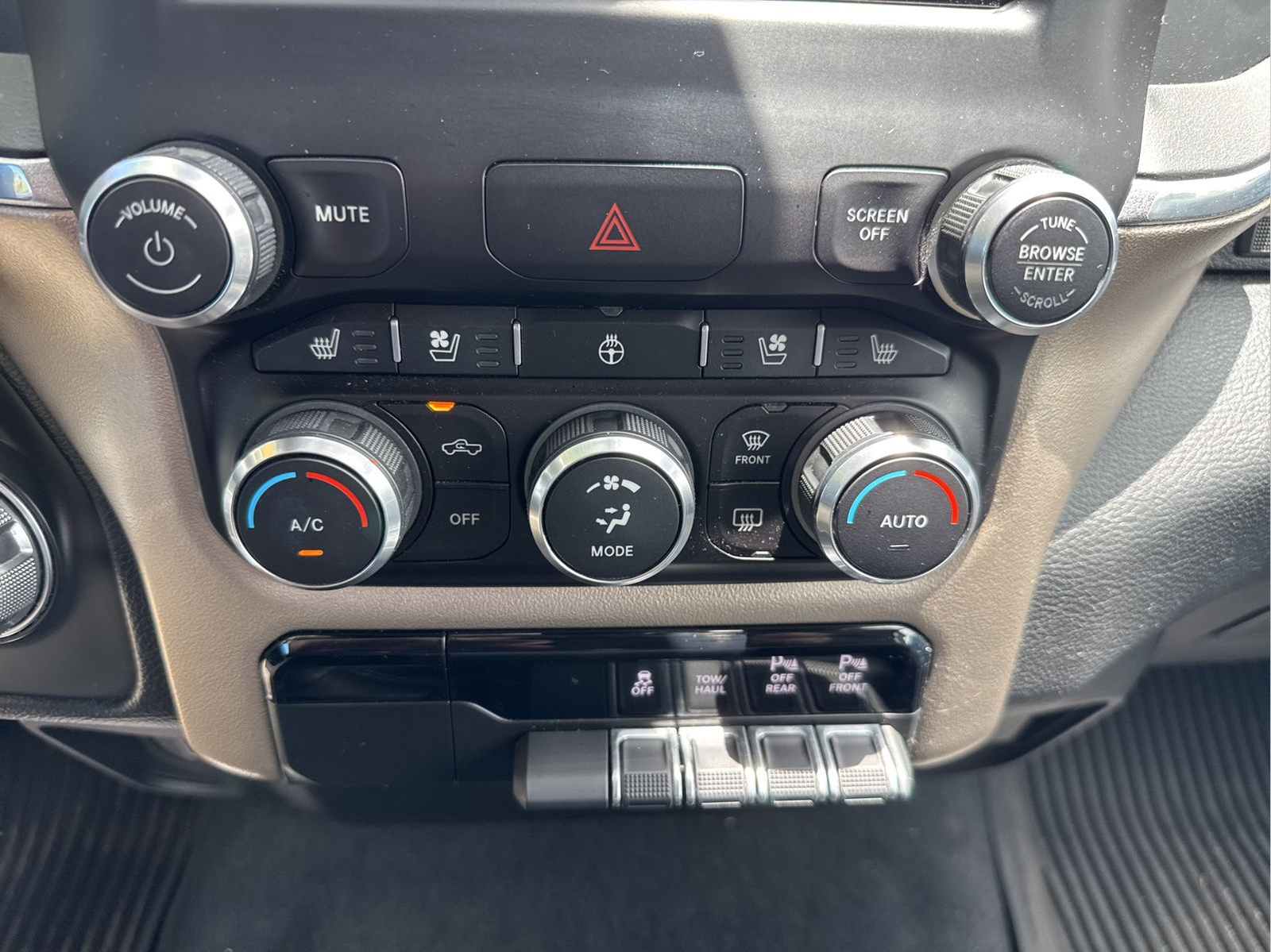 Used 2019 Silver Ram Laramie image 37