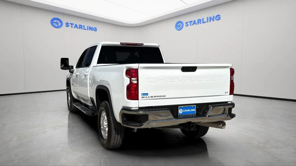 Used 2026 Summit White Chevrolet LT image 16
