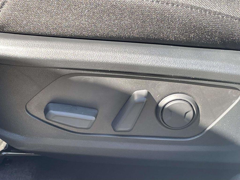 New 2026 White Hyundai SEL AWD image 17