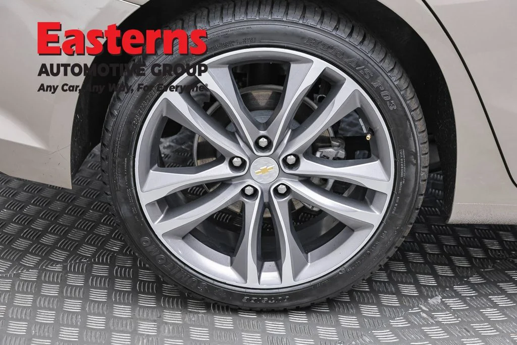 Used 2024 Gray Chevrolet LT image 32
