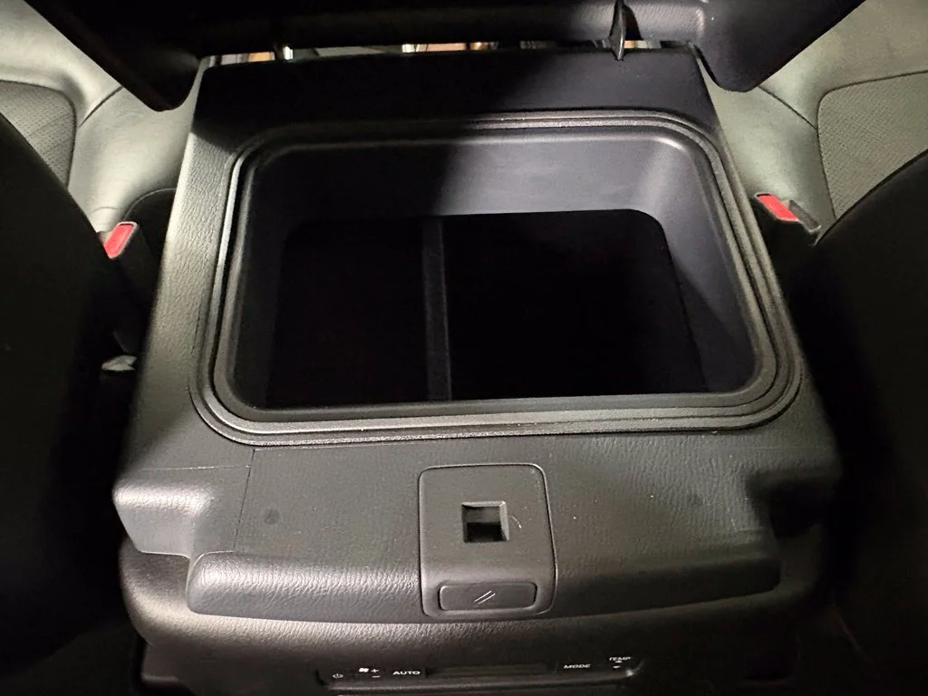 Used 2024 Silver Nissan SL image 39