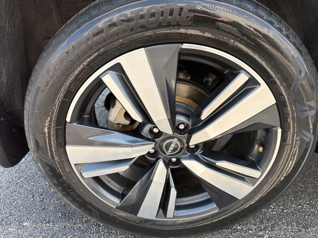 Used 2023 Boulder Gray Pearl Nissan SL image 9