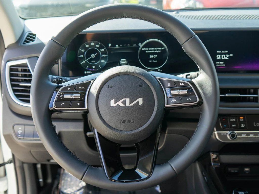 New 2026 Snow White Pearl Kia EX image 15