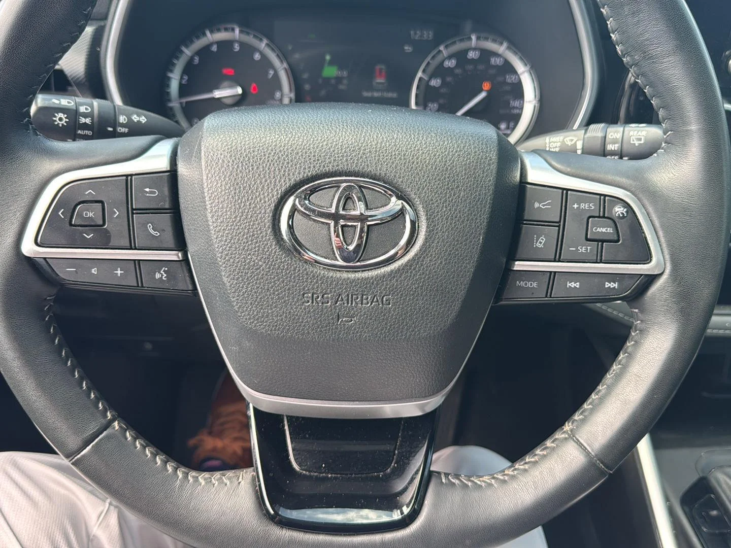 Used 2022 Wind Chill Pearl Toyota  image 10