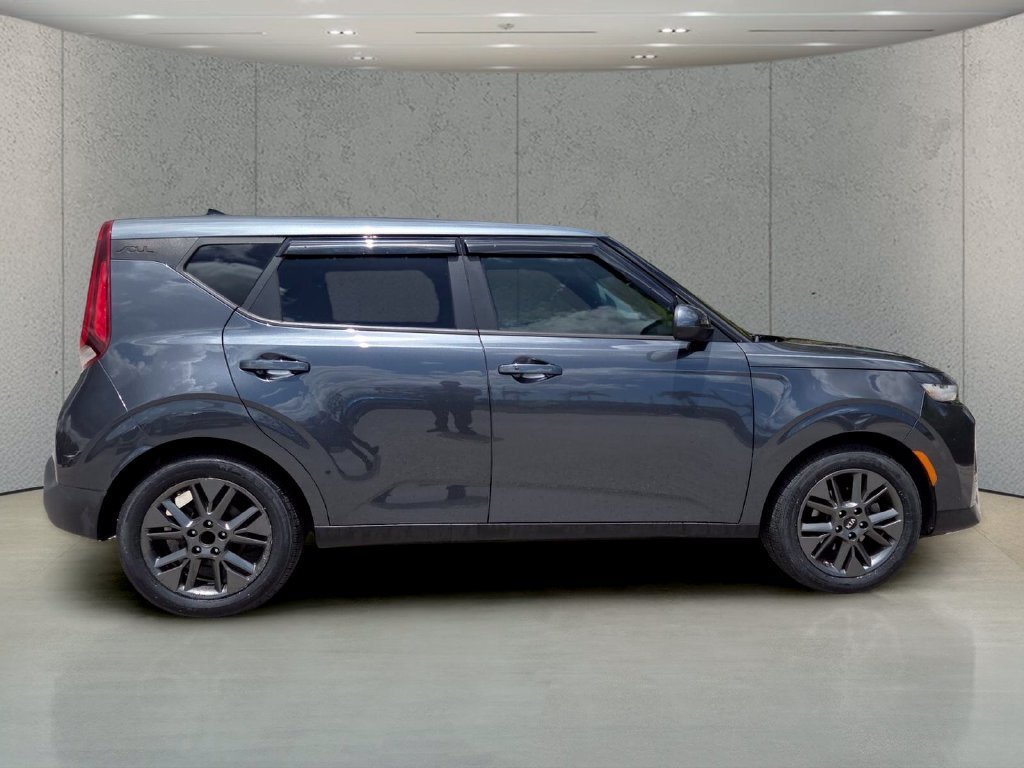Used 2021 Gravity Gray Kia EX image 3