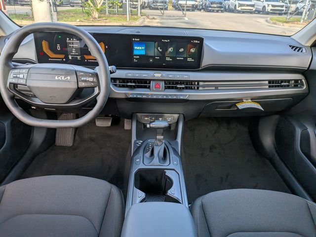 New 2026 Snow White Pearl Kia LX image 15