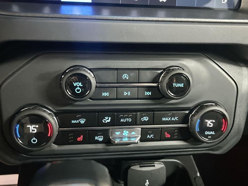 Used 2025 Gray Metallic Ford Big Bend image 26