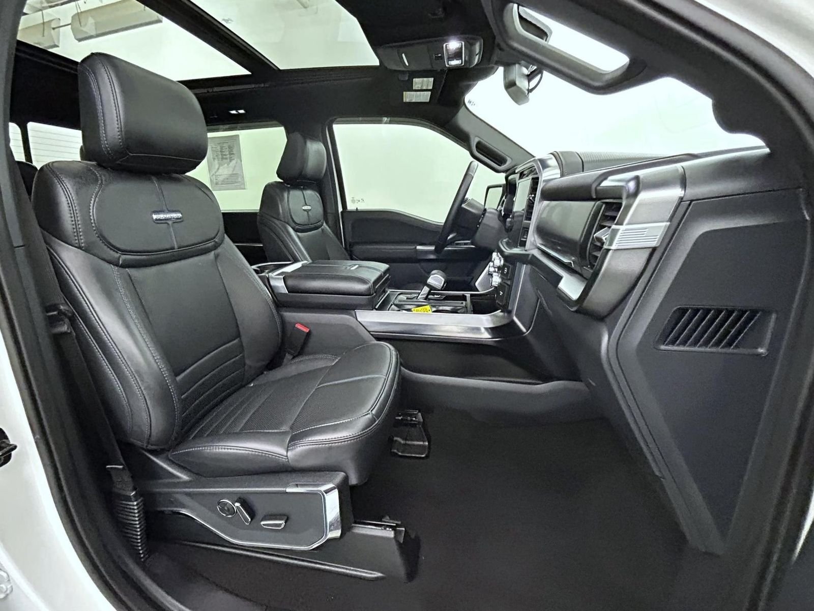 Used 2025 White Ford Platinum image 16