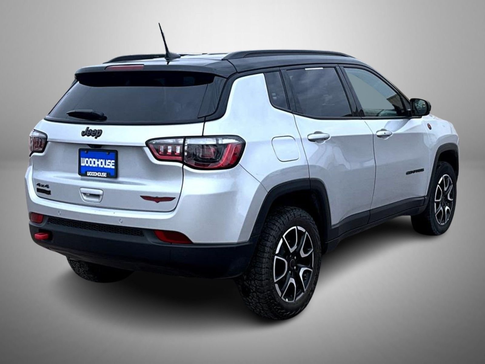 Used 2025 Silver Jeep Trailhawk image 5