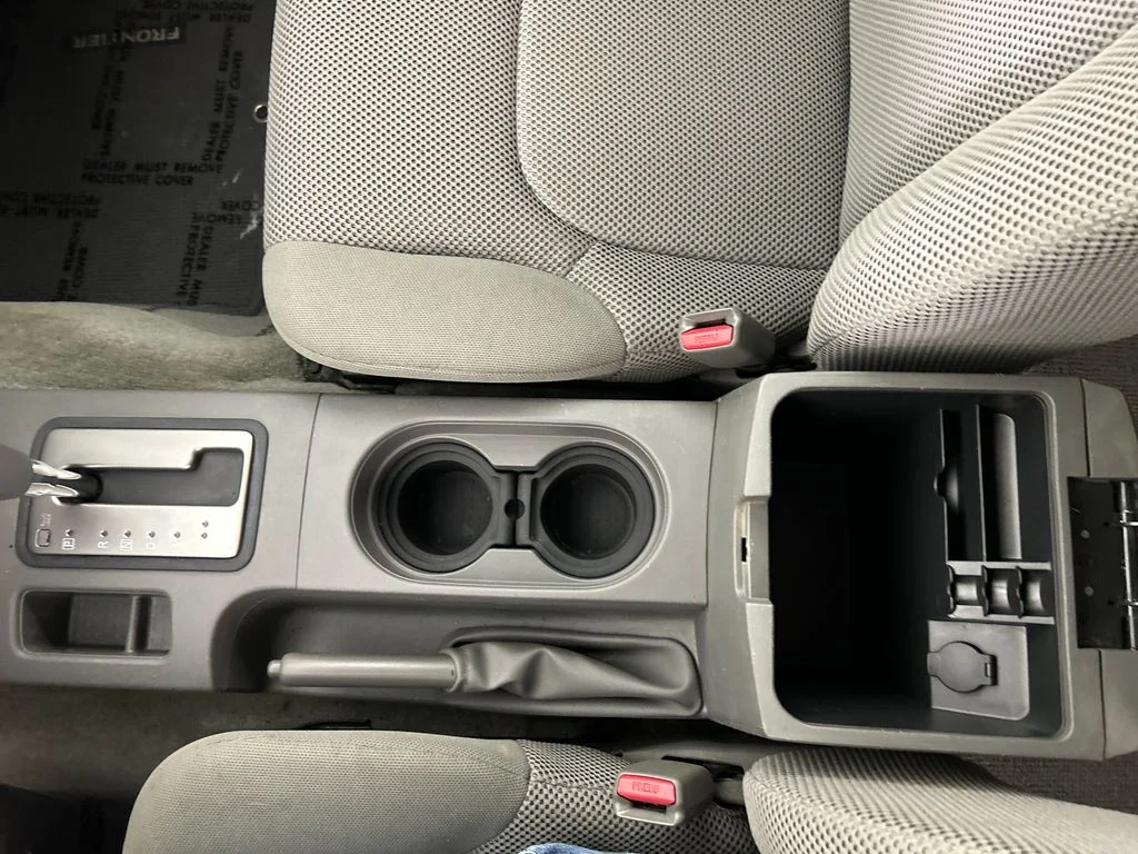 Used 2017 Silver Nissan SV image 16
