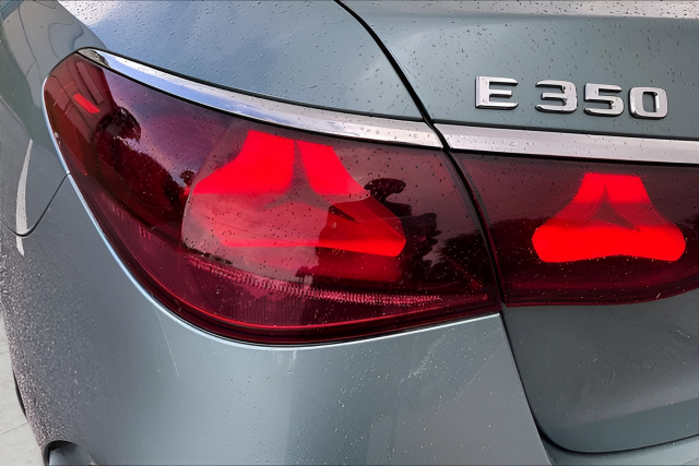 2026 Mercedes-Benz E-Class E350 - Photo 22