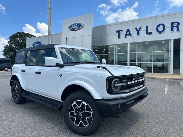 2026 Ford Bronco Outer Banks®