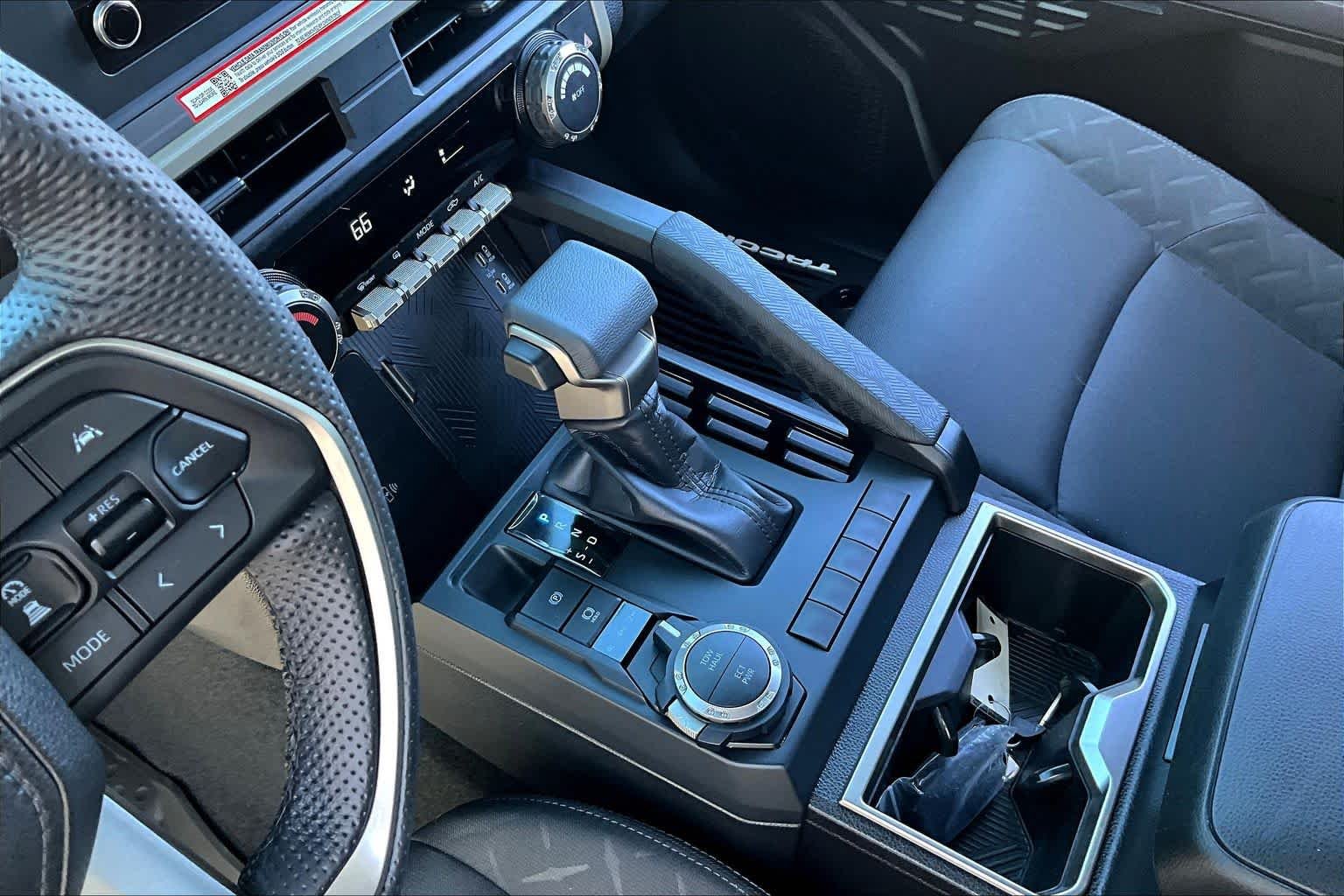 2026 Toyota Tacoma SR5 - Photo 16
