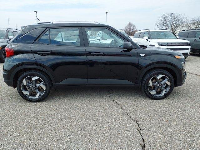 New 2026 Onyx Black Hyundai SEL image 5