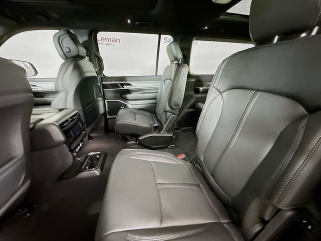 New 2026 Fathom Blue Pearl-Coat Exterior Paint (Late Availability) Jeep  image 26