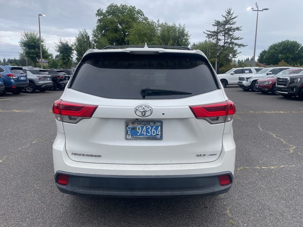 Used 2017 Blizzard Pearl Toyota XLE image 5