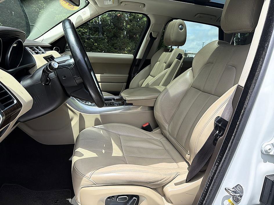 Used 2014 Fuji White Land Rover HSE image 11
