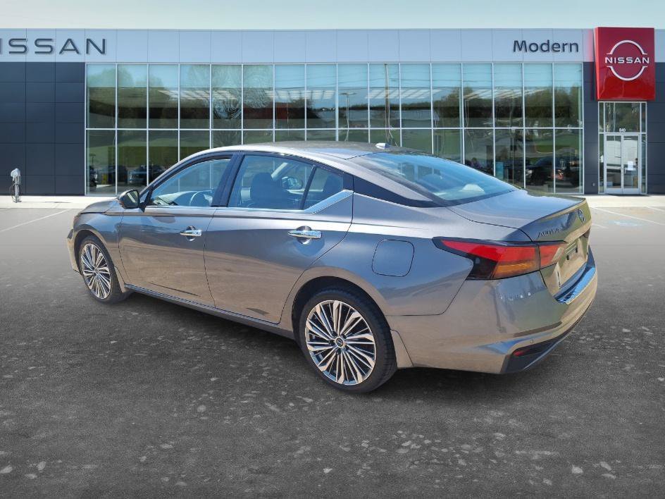 Used 2023 Gun Metallic Nissan 2.5 SL image 6