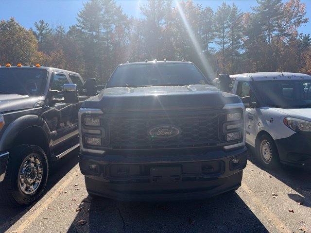 Used 2025 Blue Metallic Ford Lariat image 2