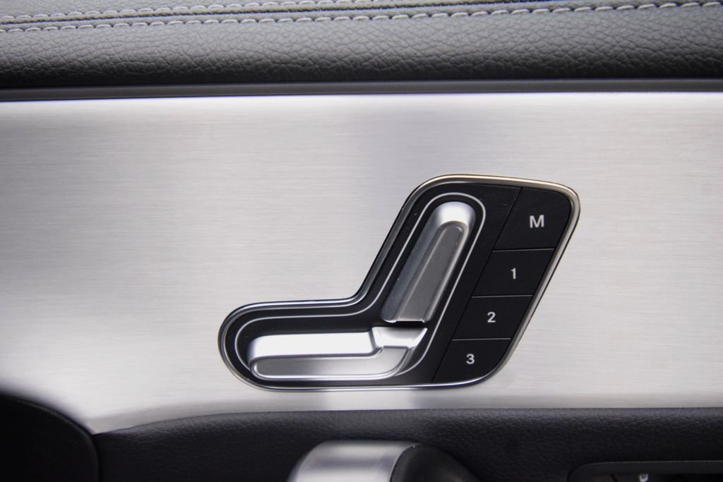 Used 2025 Silver Mercedes-Benz CLA 250 image 23