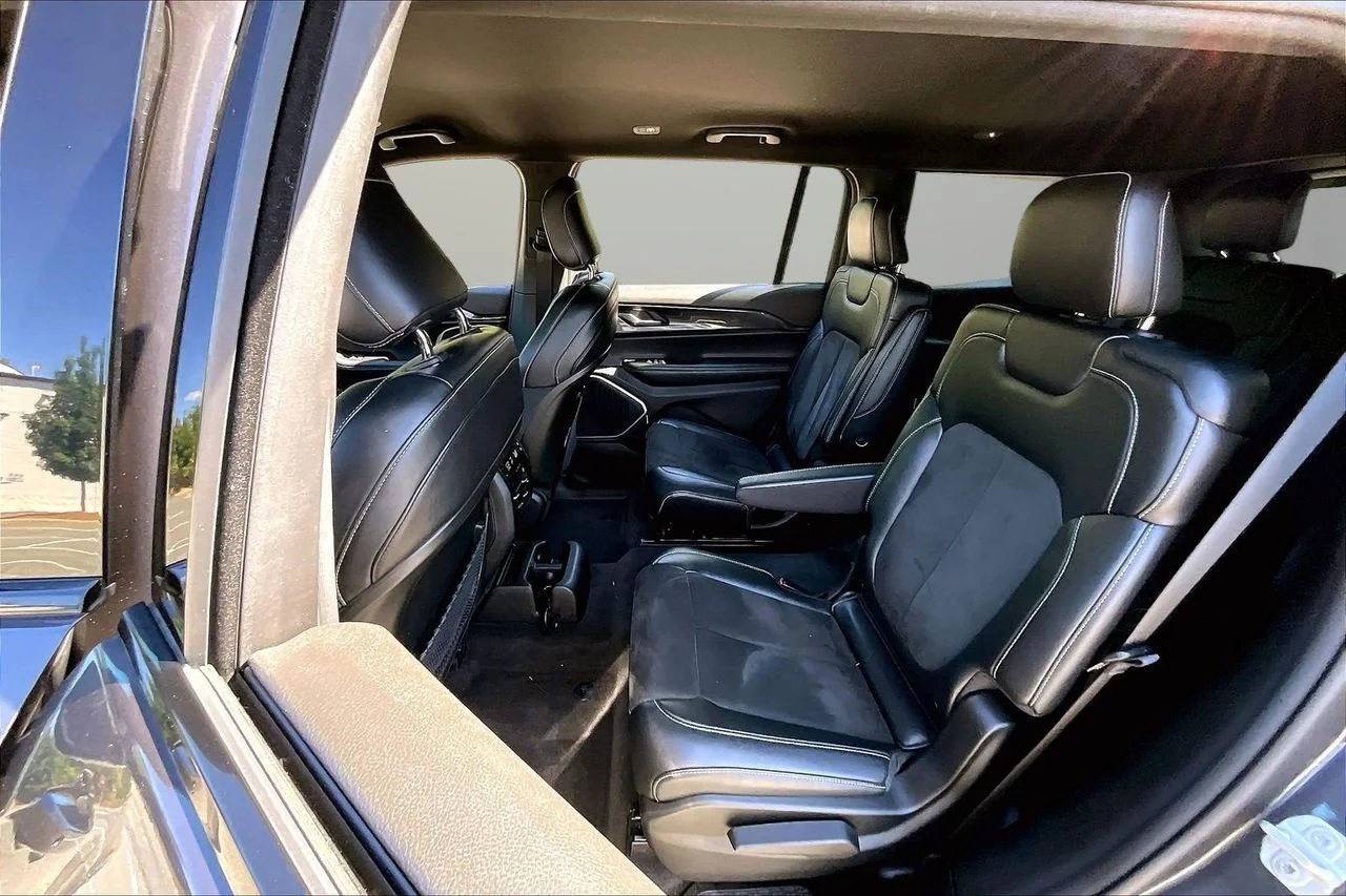 Used 2021 Gray Jeep Altitude image 21
