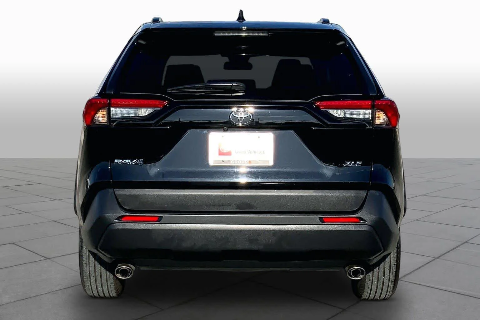 Used 2025 Midnight Black Metallic Toyota XLE image 5