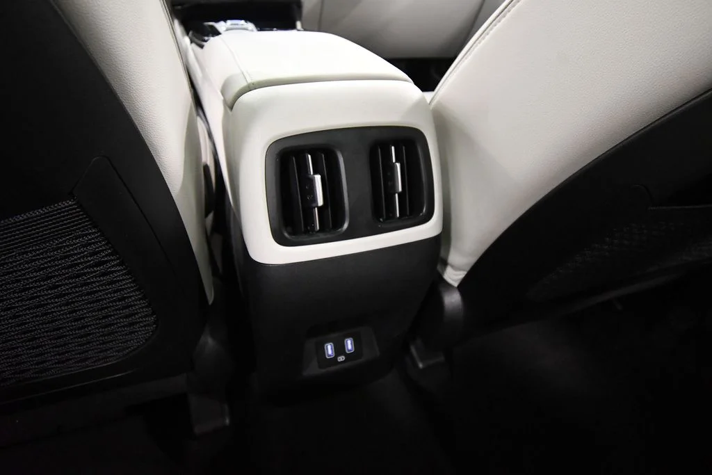Used 2023 Black Hyundai Limited image 17