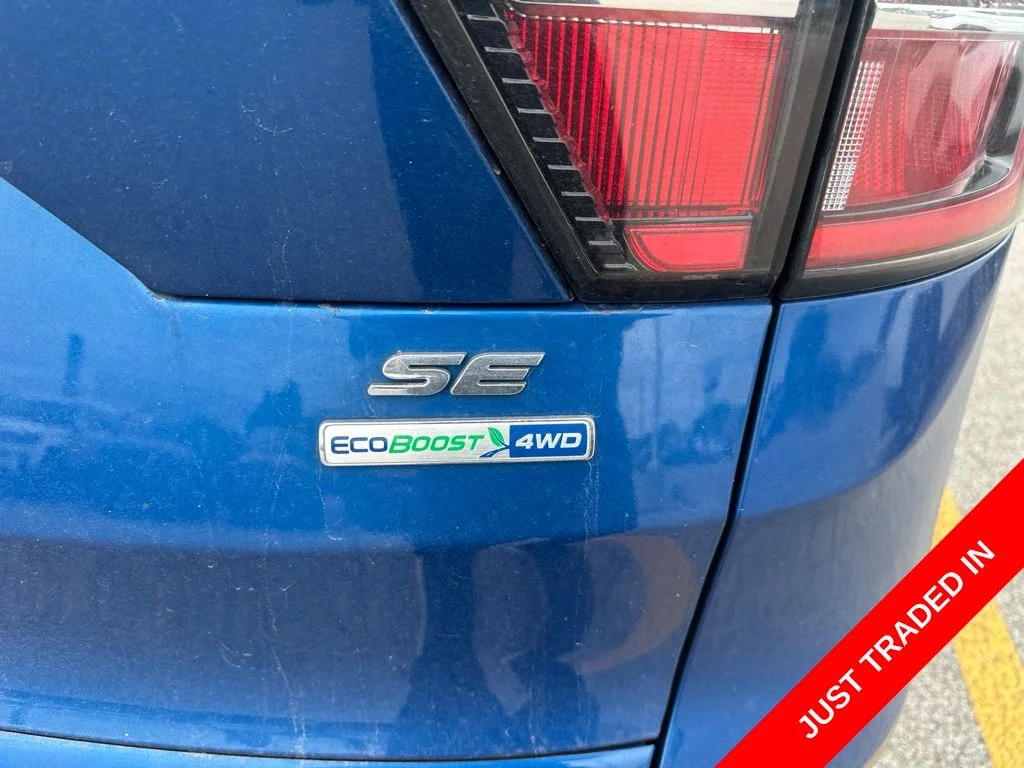 Used 2018 Blue Ford SE image 8