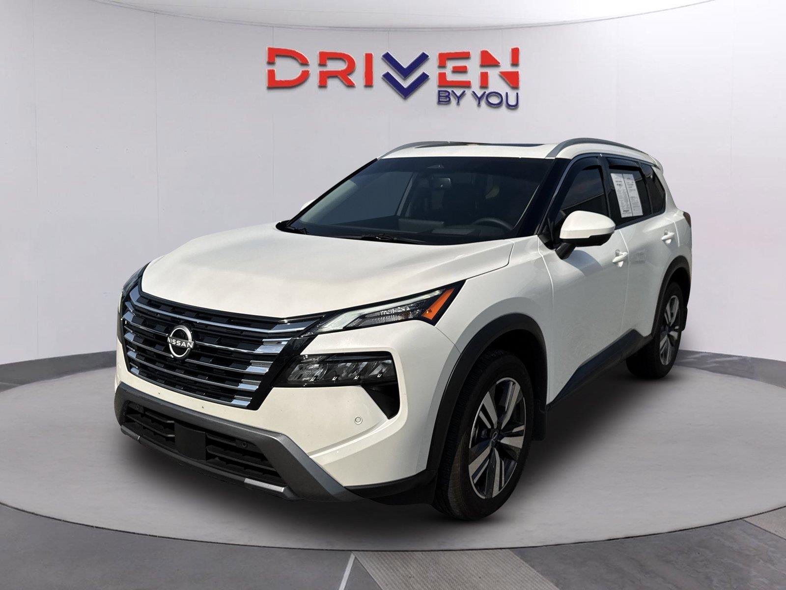 Used 2025 Everest White Pearl Nissan SL image 7