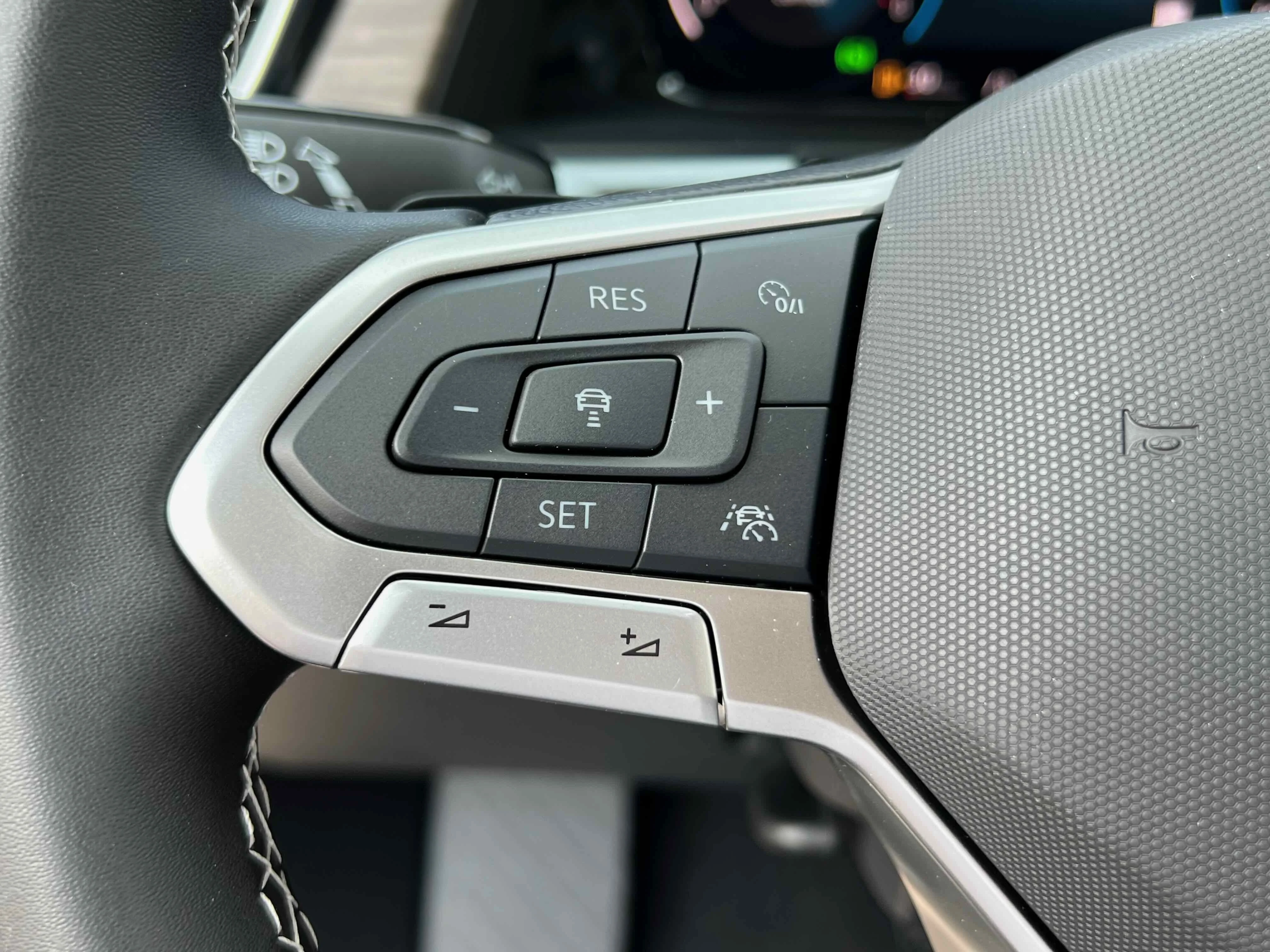 New 2026 Silver Mist Volkswagen 2.0T SEL image 34