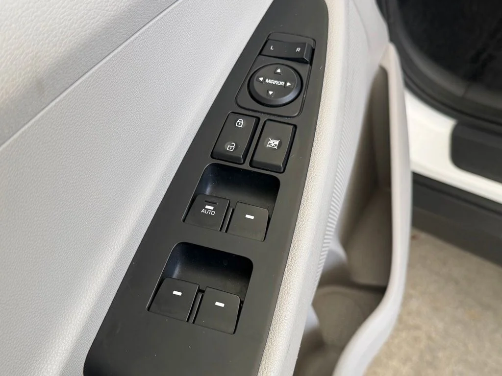 Used 2019 White Hyundai Value image 36