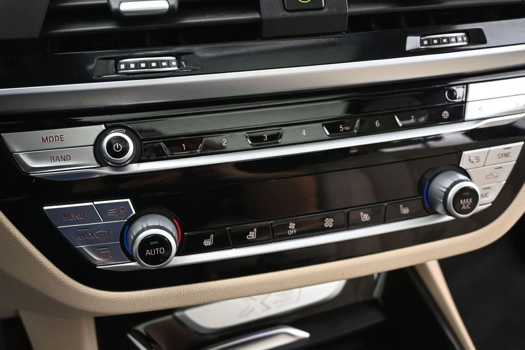 Certified Used 2020 White BMW sDrive30i image 17