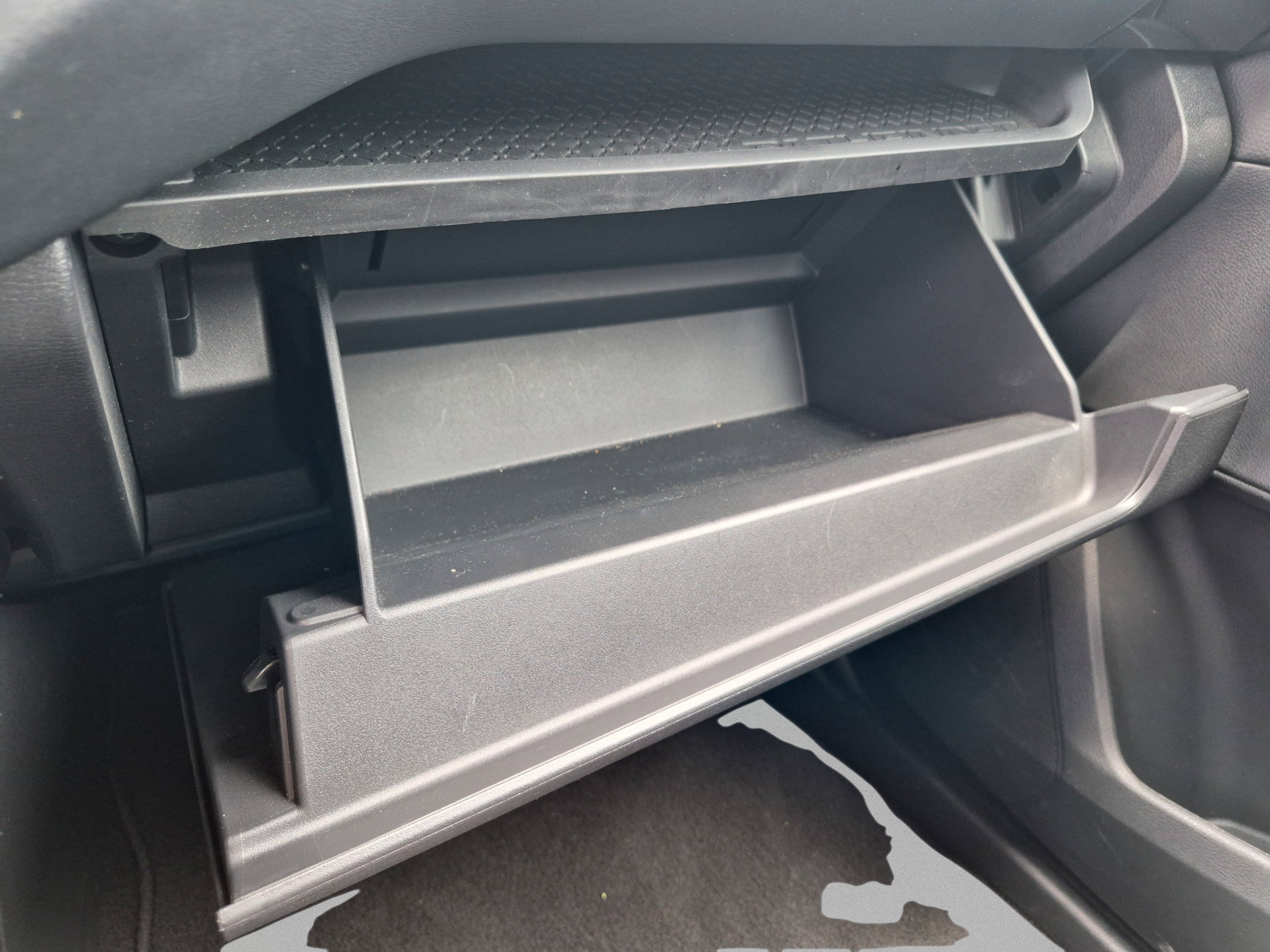 2025 Nissan Pathfinder SV - Photo 29