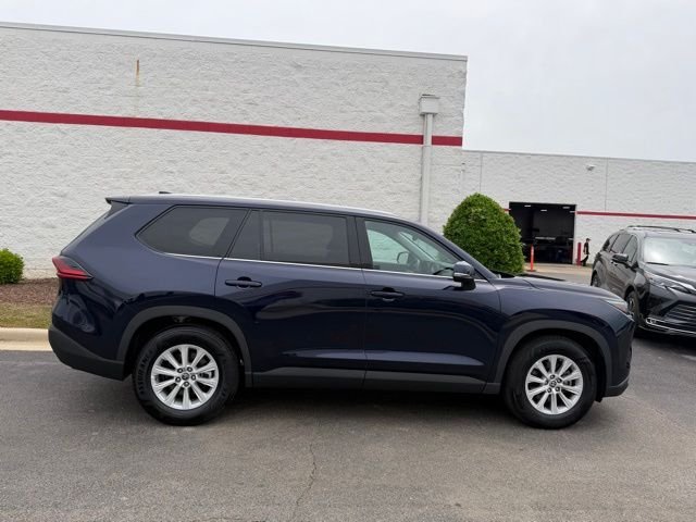 Used 2025 Blue Toyota XLE image 7