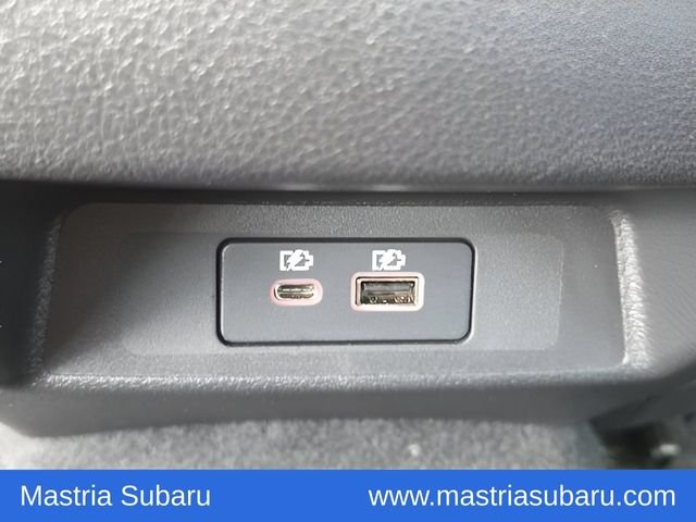 Used 2024 Scarlet Nissan 2.5 SR image 12