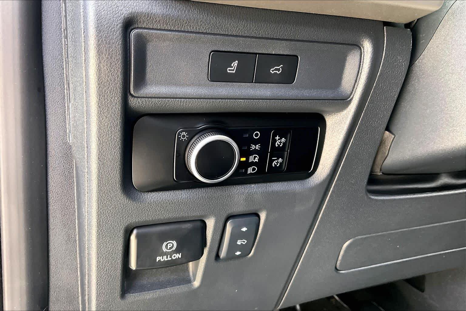 Used 2024 Oxford White Ford XLT image 13