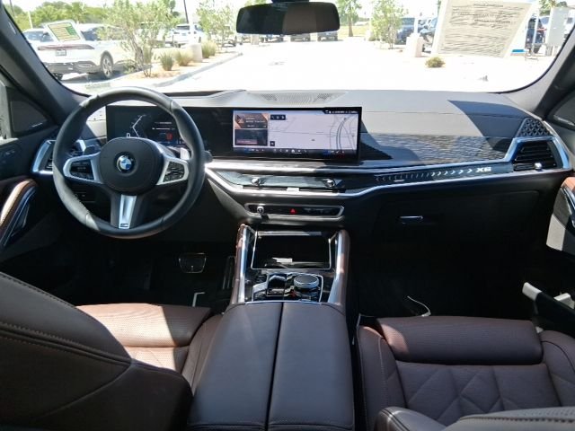 Used 2025 Black BMW xDrive40i image 10