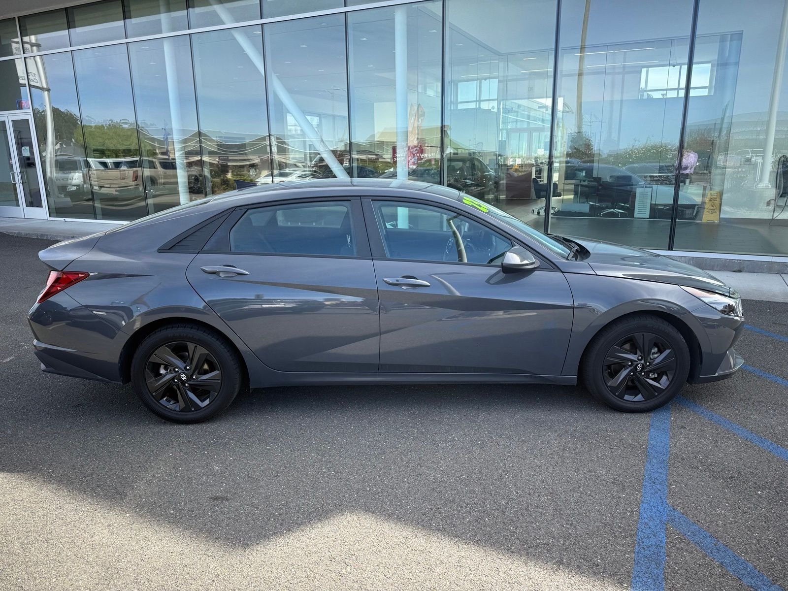 Used 2023 Gray Hyundai SEL image 9